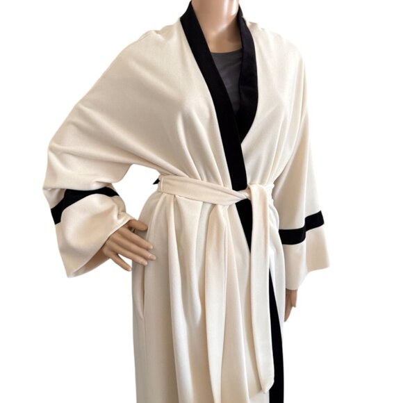 Vintage Vanity Fair Womens Size Large Long Cream Robe Elegant Old Hollywood - Picture 12 of 12